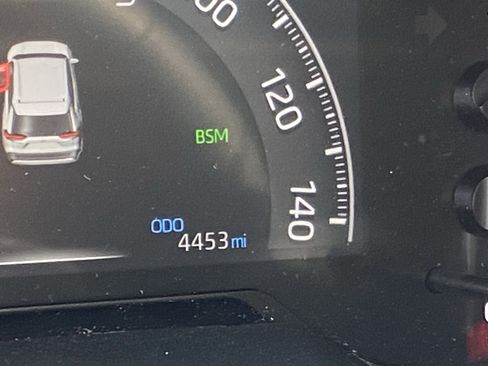 Certified 2025 Toyota RAV4 XLE Premium image 7