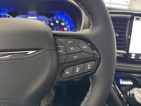 New 2027 Chrysler Pacifica Limited AWD/4WD image 37