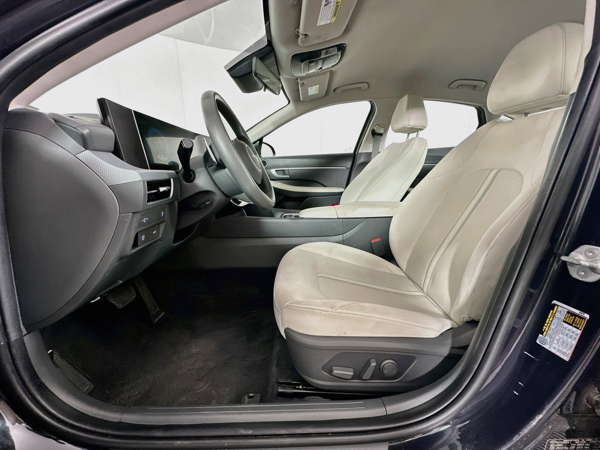Used 2025 Hyundai Sonata SEL FWD image 13