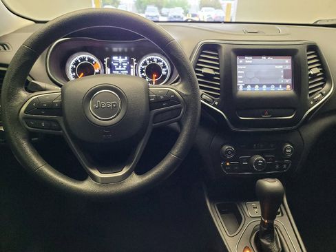 Used 2020 Jeep Cherokee Latitude FWD image 22