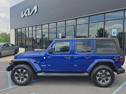 Used 2018 Jeep Wrangler Unlimited Sahara w/ Cold Weather Group AWD/4WD image 2