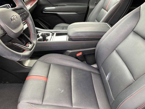 Used 2024 Chevrolet Traverse RS image 31