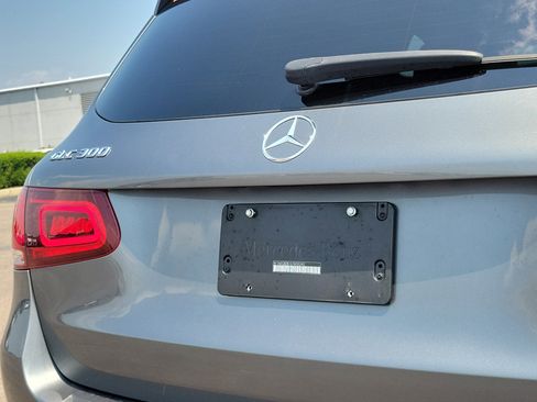 Used 2020 Mercedes-Benz GLC 300 w/ Premium Package image 7