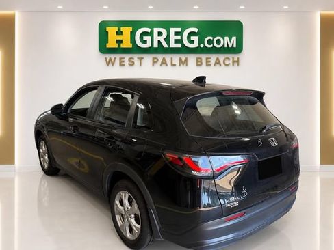 Used 2023 Honda HR-V LX image 2