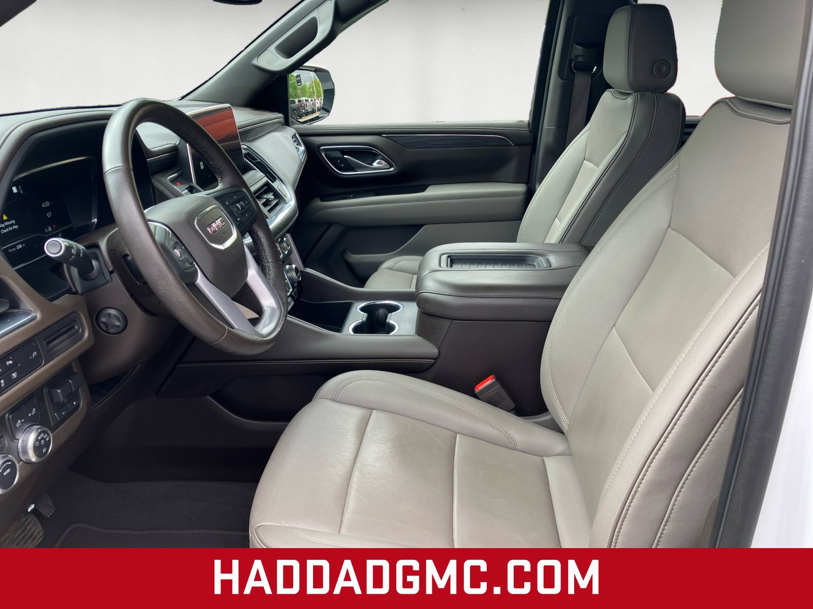 Certified 2022 GMC Yukon SLT w/ SLT Luxury Package AWD/4WD image 14