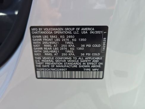 Used 2021 Volkswagen Atlas Cross Sport SEL Premium R-Line AWD/4WD image 32