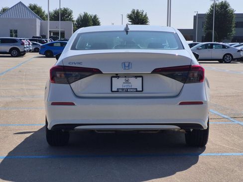 Used 2023 Honda Civic EX image 7