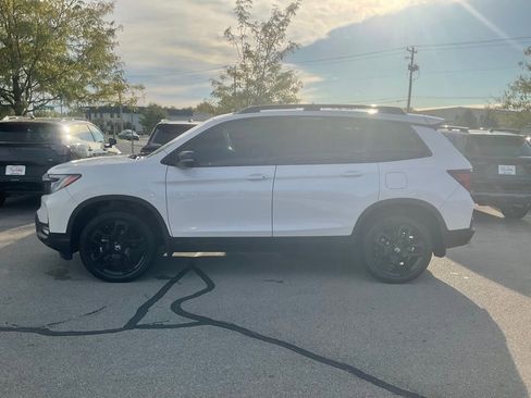 Used 2024 Honda Passport Black Edition image 4