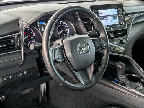 Used 2024 Toyota Camry SE image 14