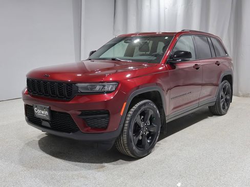 Used 2024 Jeep Grand Cherokee Altitude AWD/4WD image 6