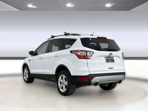 Used 2018 Ford Escape SE image 3
