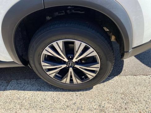 Used 2023 Nissan Rogue SV FWD image 12