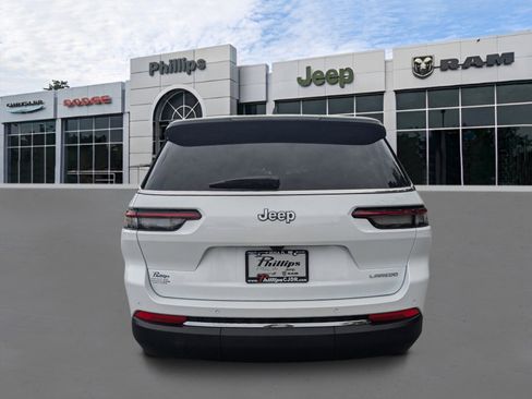 New 2025 Jeep Grand Cherokee L Laredo image 4