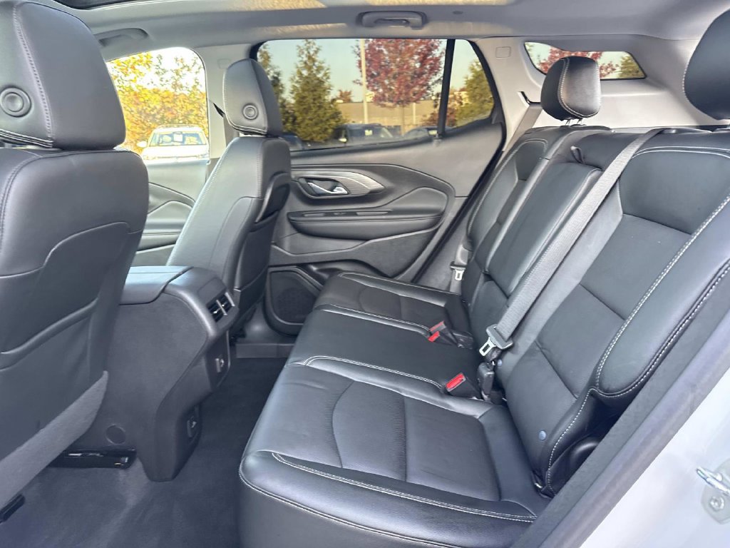 Used 2023 GMC Terrain SLT w/ Infotainment Package II AWD/4WD image 11
