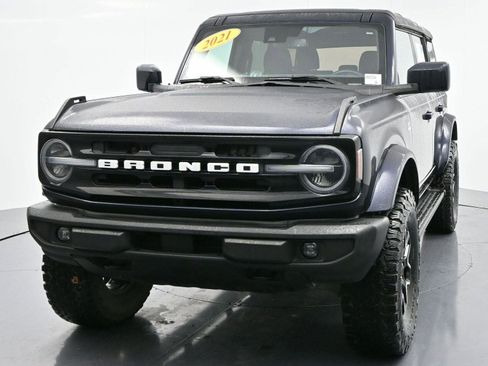 Used 2021 Ford Bronco Outer Banks image 3