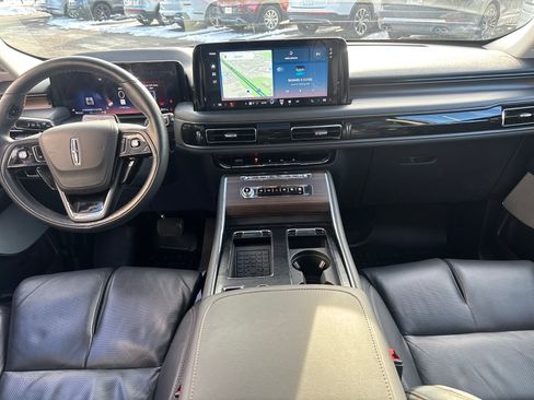 Certified 2025 Lincoln Aviator Reserve w/ Equipment Group 201A image 29