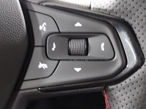 New 2026 Chevrolet Trax RS w/ Sunroof Package FWD image 35