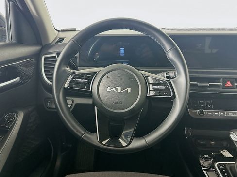 Used 2025 Kia Seltos S FWD image 18