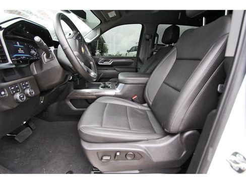 Used 2025 Chevrolet Silverado 2500 LTZ w/ LTZ Convenience Package AWD/4WD image 6