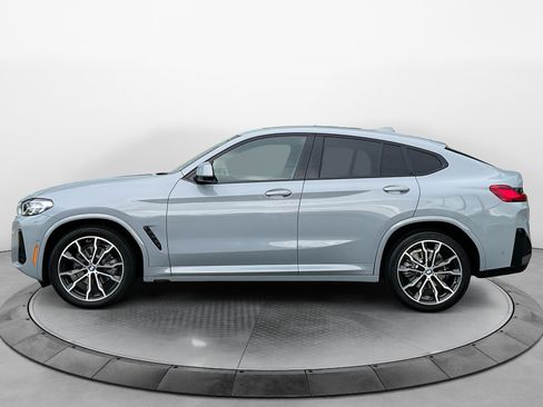 Used 2023 BMW X4 xDrive30i w/ M Sport Package AWD/4WD image 4