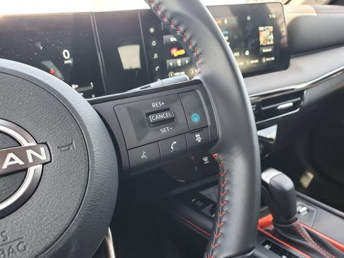 Used 2025 Nissan Kicks SR AWD/4WD image 22