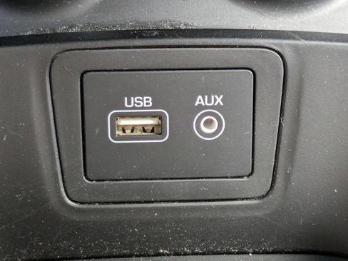 Used 2017 Hyundai Santa Fe Sport image 24