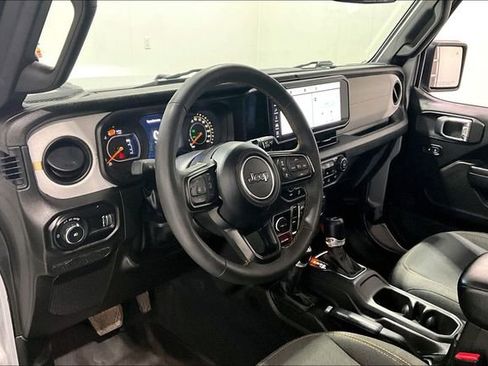 Used 2024 Jeep Wrangler Willys image 17