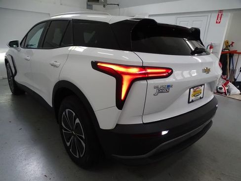 Used 2024 Chevrolet Blazer EV LT AWD/4WD image 18