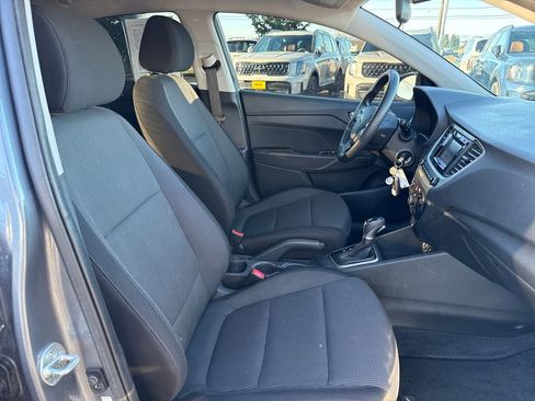 Used 2020 Hyundai Accent SE image 10