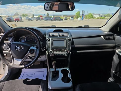 Used 2014 Toyota Camry SE w/ Leather Package FWD image 14