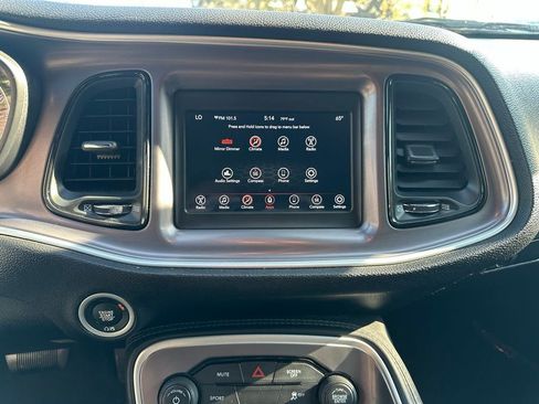 Used 2022 Dodge Challenger SXT image 22