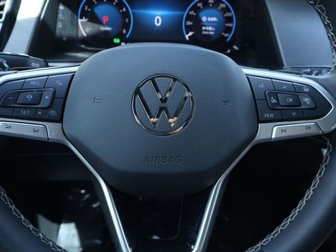 Certified 2024 Volkswagen Atlas Cross Sport SE w/ Panoramic Sunroof Package image 19