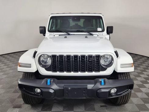 Used 2024 Jeep Wrangler Unlimited AWD/4WD image 8
