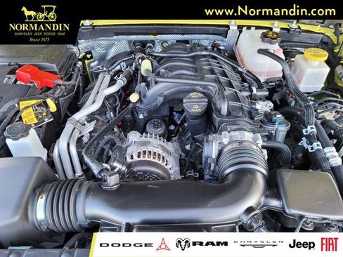 Used 2024 Jeep Gladiator Mojave AWD/4WD image 20