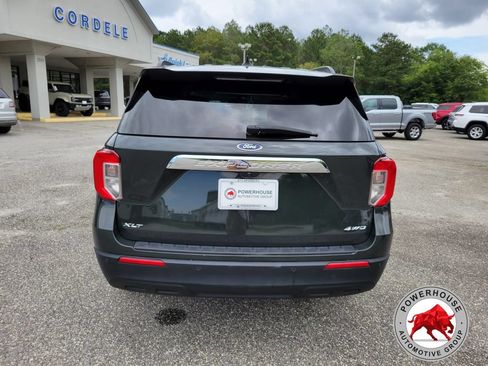 Used 2023 Ford Explorer XLT AWD/4WD image 4