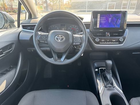 Used 2025 Toyota Corolla LE image 22