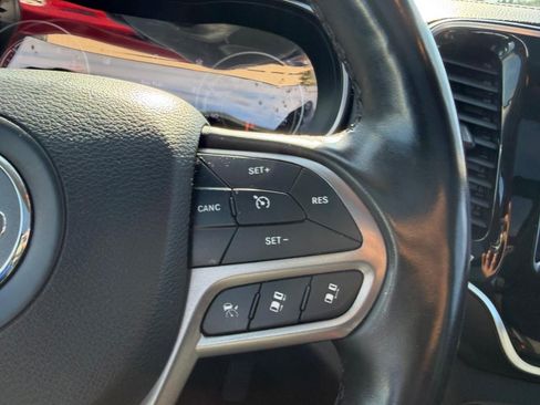 Used 2021 Jeep Cherokee Limited AWD/4WD image 15