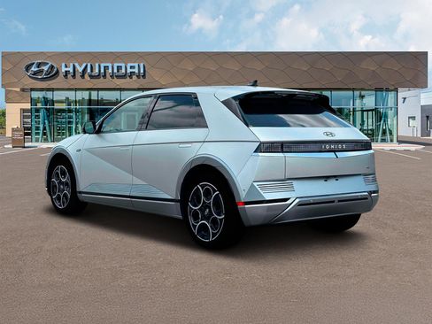 Used 2024 Hyundai Ioniq 5 Limited image 5