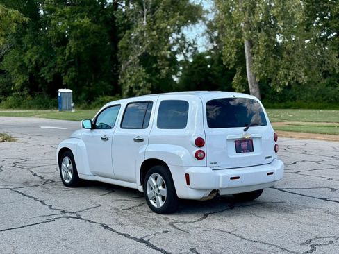 Used 2011 Chevrolet HHR LT FWD image 9