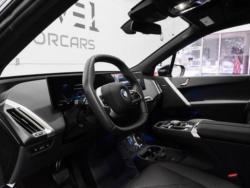 Used 2025 BMW iX xDrive50 image 3