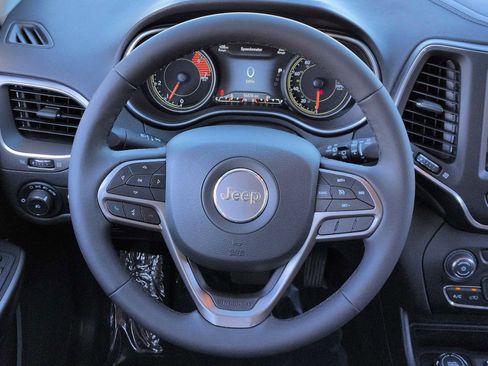 Used 2022 Jeep Cherokee Latitude Lux w/ Sun & Sound Group image 41