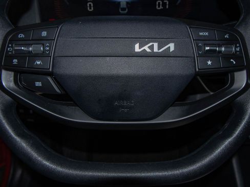 Used 2025 Kia K4 FWD image 11