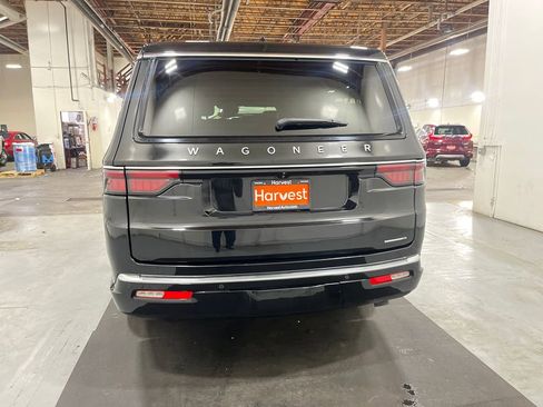 Used 2024 Jeep Wagoneer L Series II w/ Flexible Seating Group image 6