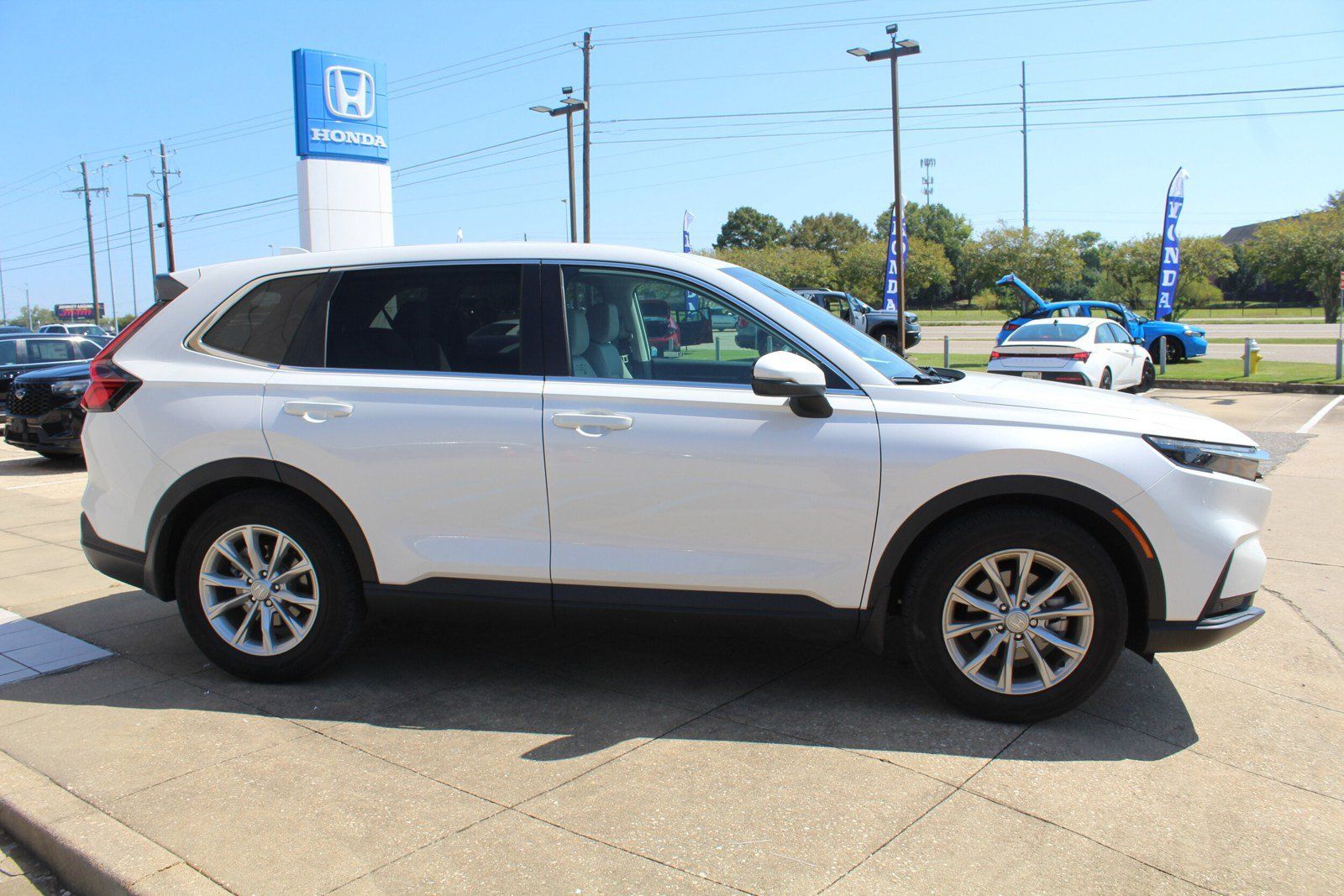 Used 2024 Honda CR-V EX-L image 3