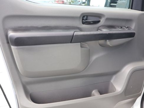 Used 2019 Nissan NV 3500 SV RWD image 13