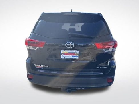 Used 2018 Toyota Highlander XLE image 4