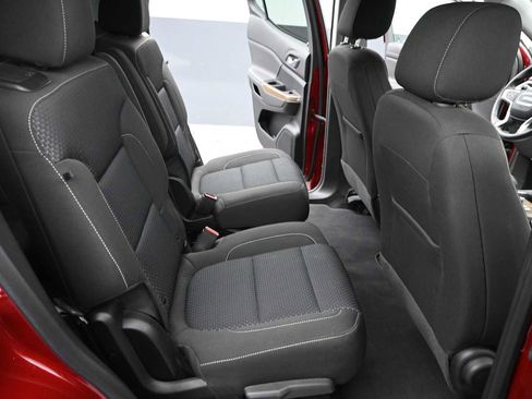 Used 2023 GMC Acadia SLE w/ Driver Convenience Package image 26