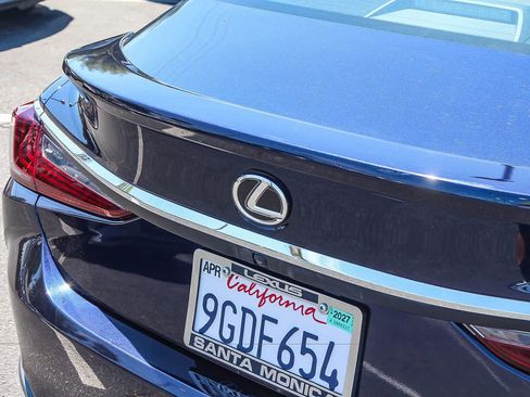Used 2023 Lexus ES 300h w/ Premium Package FWD image 9