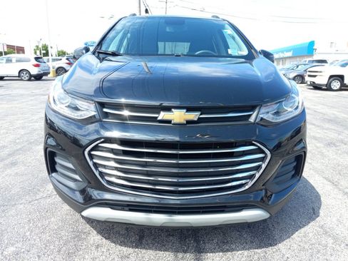 Used 2021 Chevrolet Trax LT w/ LT Convenience Package AWD/4WD image 4
