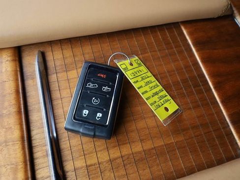 Used 2022 Jeep Grand Wagoneer Series III w/ Rear Seat Video Group 1 image 15